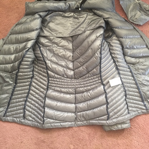 Calvin Klein Premium Down Coat .Packable Bag ,Light Weight Size M , Grey New - Picture 11 of 16